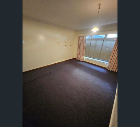 32 Moolyeen Road, Mount Pleasant, WA 6153 - Photo 1