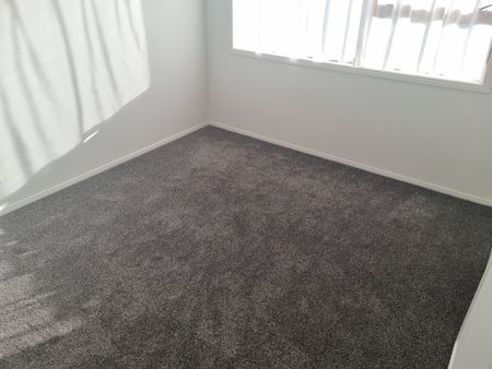 Two Bedroom Townhouse/Unit - Photo 2