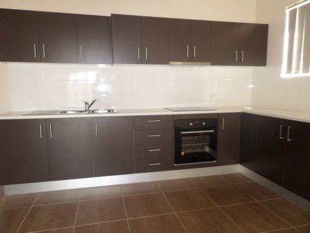 TWO BEDROOM GRANNY FLAT INCLUDED WATER - Photo 3