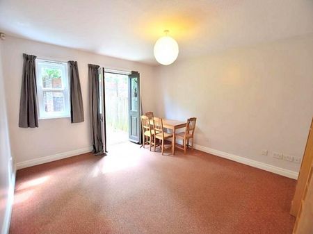 1 Bedroom Apartment To Let - Photo 2