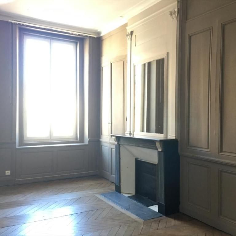 Centre Ville Appartement au 1er étage avec terrasse - Photo 1