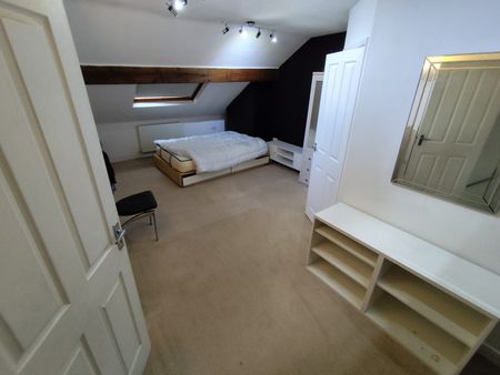 4 Bed Terraced House, Woodborough Road, NG3 - Photo 3