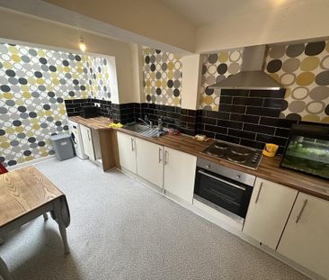 2 bedroom semi-detached house to rent - Photo 4