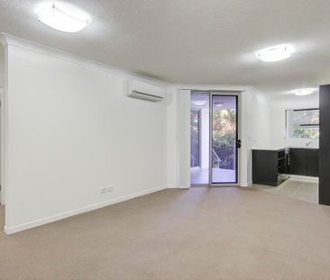 Labrador Apartment - Central Location - Photo 6