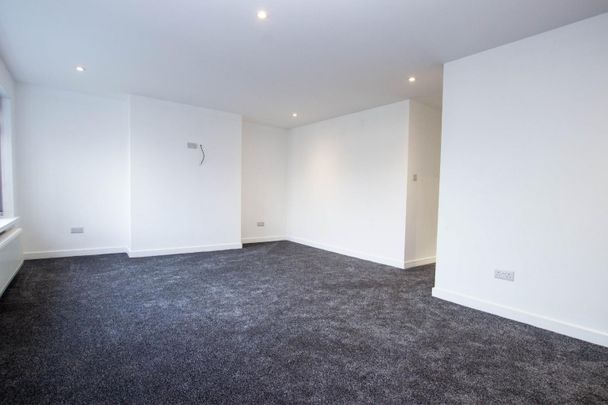 3 bedroom Bungalow To Let Total Size: 992 SQ FT - Photo 1