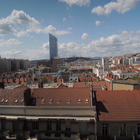 T2 meublé dernier étage terrasse Vue exceptionnelle ! - Photo 3
