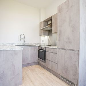 1 Bed Flat, Hunslet, LS10 - Photo 2