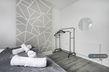 5 bedroom terraced house to rent - Photo 2