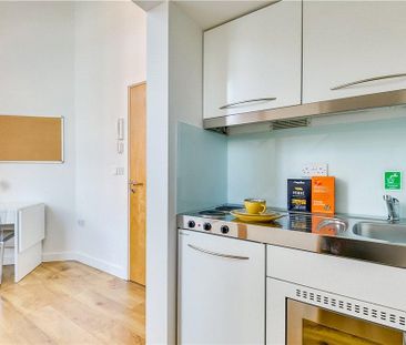 Studio to rent - Photo 2