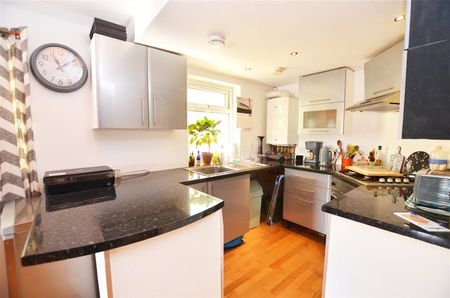 Broad Street, TeddingtonProperty for lettings - Chasebuchanan - Photo 3