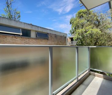 Newly updated one bedroom unit in the heart of Meadowbank - Photo 6