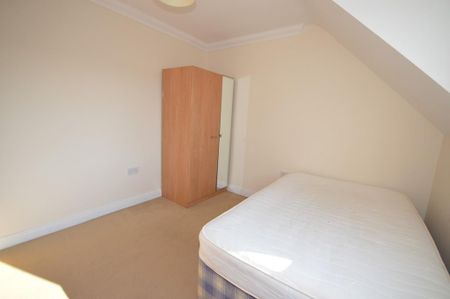 4 bedroom detached house to rent - Photo 2