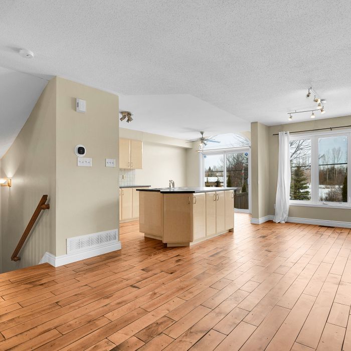 For Lease - 2047 Dunollie Crescent, Kanata, Ontario - Photo 1