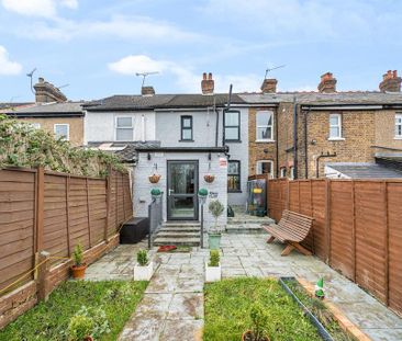 2 bedroom terraced house to rent - Photo 2