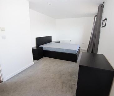 1 bedroom penthouse to rent - Photo 1