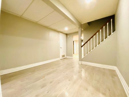 For Lease - 640 Netherton Crescent Unit# Lower, Mississauga, Ontario - Photo 4