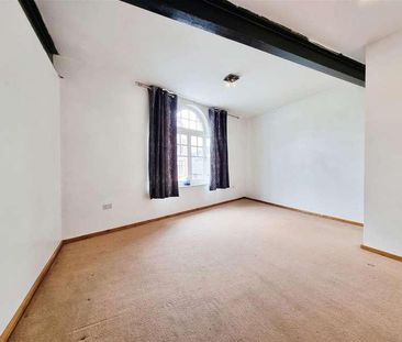 High Street, Rushden, NN10 - Photo 3