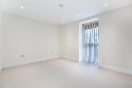 3 bedroom flat to rent - Photo 5