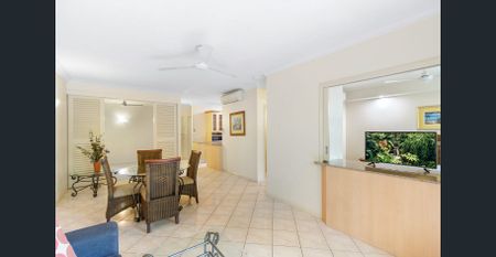 Furnished 1 bedroom + Study ground floor apartment in multi award winning Lakes Resort Complex - Photo 5