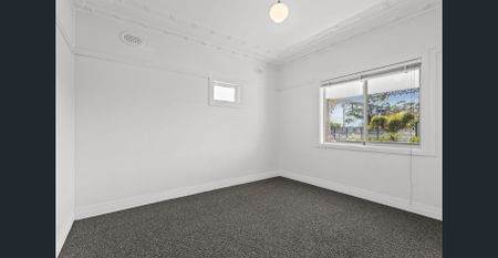 Charming 3-Bedroom Family Home - Photo 2