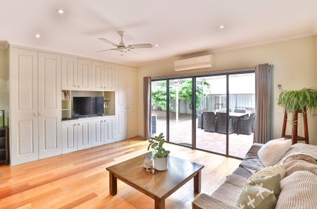 Street Appeal In A Dream Location - Photo 2