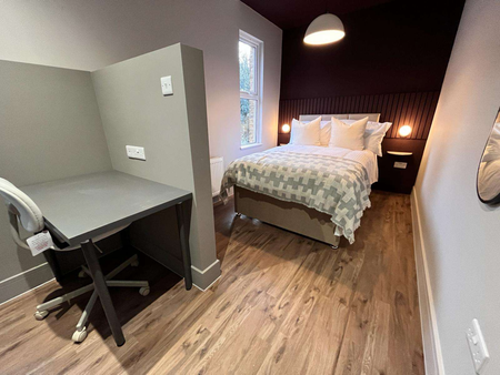 A HMO Designed with You in Mind - Convenient, Stylish & Deluxe living, all under one roof Room3 - Photo 2