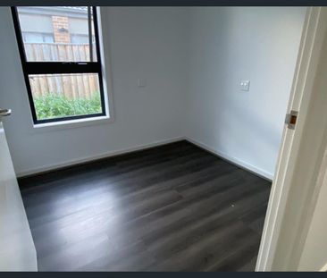 4 BULBINE PLACE, Beveridge, Vic 3753 - Photo 3