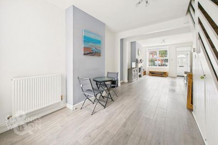 3 bedroom terraced house to rent - Photo 2