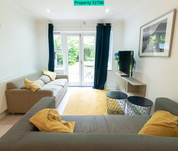 6 bedroom detached house to rent - Photo 2