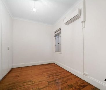 FABULOUS LOCATION, WALK TO KING STREET! - Photo 4
