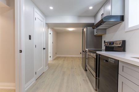 For Lease - 789 Candaras Street, Innisfil, Ontario - Photo 2