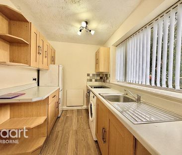 2 bedroom maisonette to rent - Photo 5