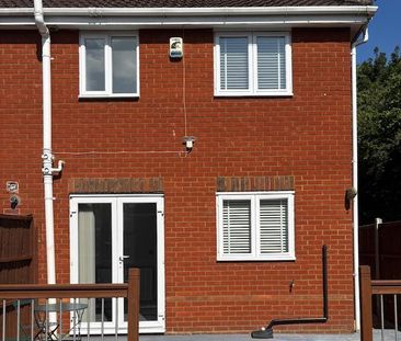 2 bedroom end of terrace house to rent - Photo 5