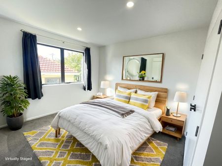 Stylish & Perfectly Positioned - Photo 4