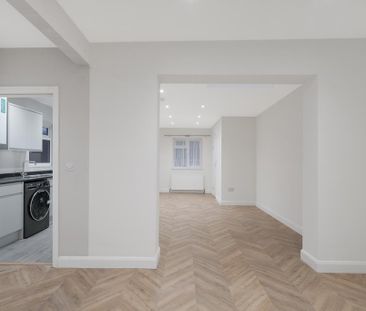 3 bedroom semi-detached house to rent - Photo 3