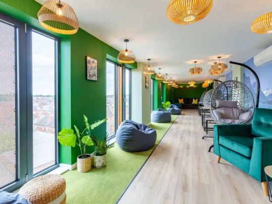 Gold Studio - Photo 1