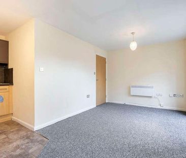 St. Georges Terrace, Cheltenham, GL50 - Photo 1