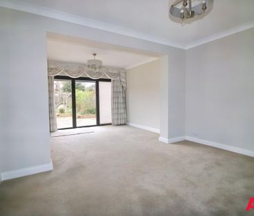 4 bedroom detached house to rent - Photo 2