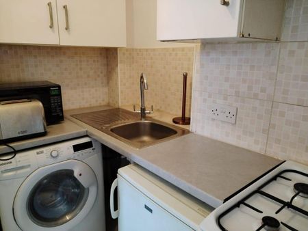 Studio to rent - Photo 4