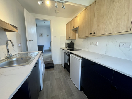 2 bedroom terraced house to rent - Photo 3