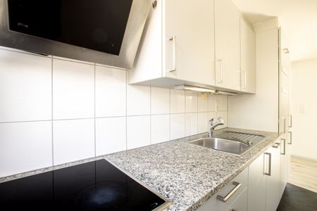 Helle 3,5 Zimmer-Dachwohnung nähe Kronenplatz - Foto 4