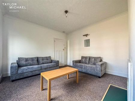 5 bedroom semi-detached house to rent - Photo 2