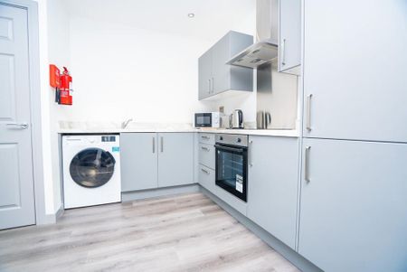 1 bedroom serviced apartment to rent - Photo 4