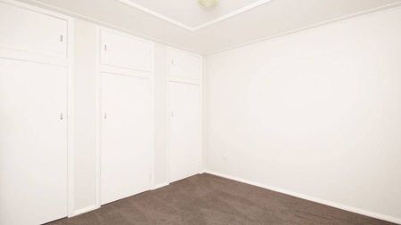 Immaculate 3 bedroom on North Hill - Photo 3