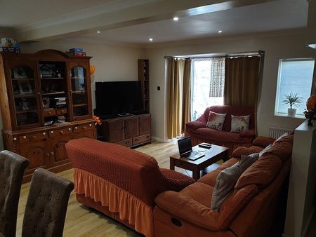 4 bedroom house to rent - Photo 2