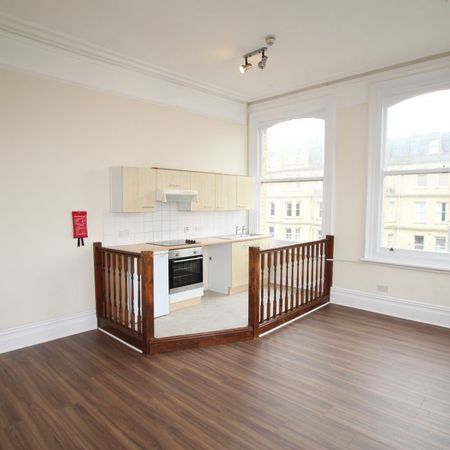 1 Bedroom Flat, Grand Avenue, Hove - Photo 3