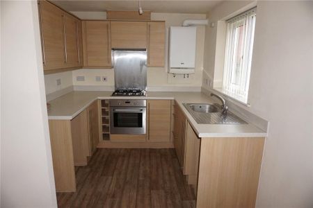 2 bedroom semi-detached house to rent - Photo 2