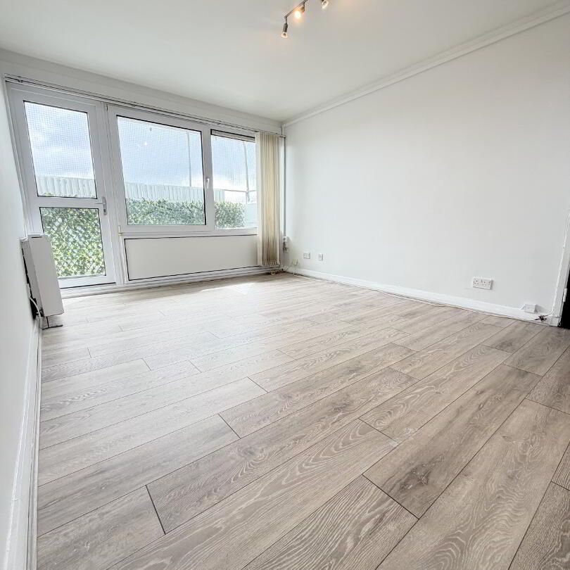 12a Moveen House, Benmore Drive, BT100EF, Finaghy - Photo 1