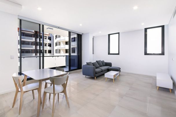 Furnished I Large 1-Bed Apartment I Pool & Gym - Photo 1