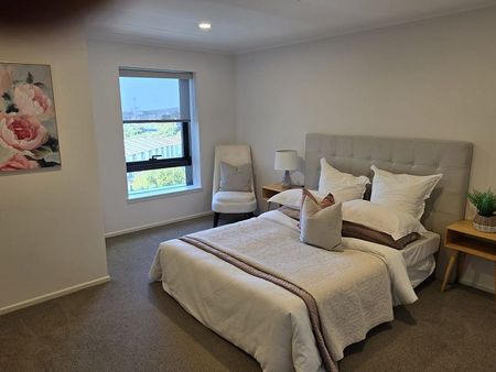 Spacious apartment, great location with 2 carparks - Photo 4